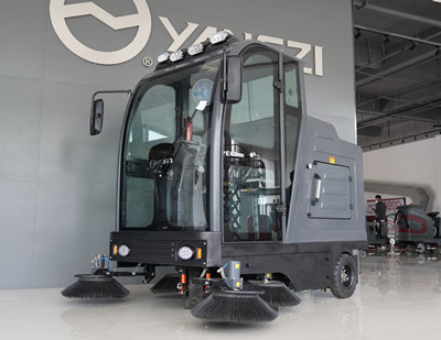 駕駛式掃地機(jī) 駕駛式掃地機(jī)