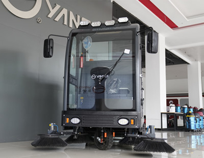 駕駛式掃地機 駕駛式掃地機