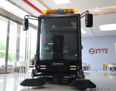 駕駛式掃地機 駕駛式掃地機