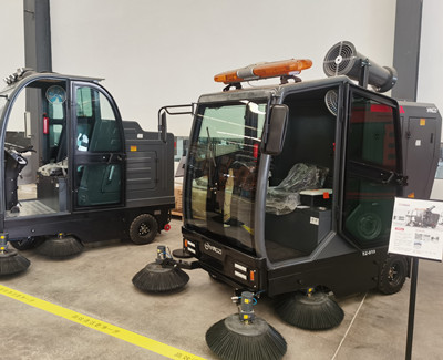 駕駛式掃地機(jī) 駕駛式掃地機(jī)